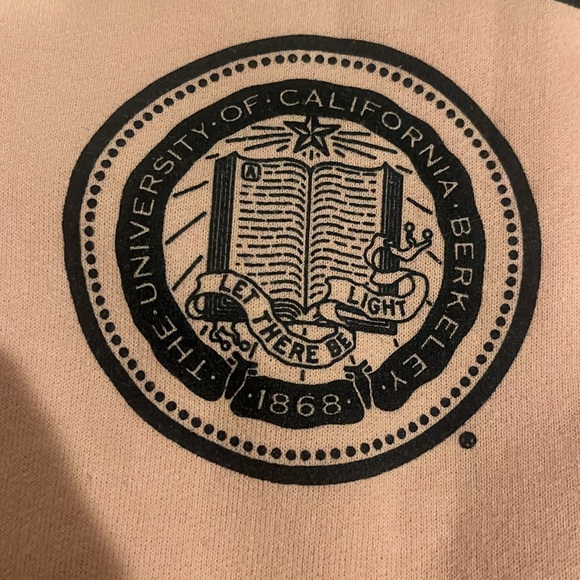 U.C. Berkeley arch & seal two color crew-neck sweatshirt-Pink - Picture 5 of 9